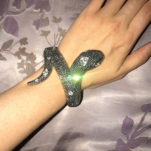 Snake cuff - Picture 1 of 3